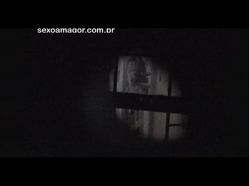 ❤️ Blondie ichi bo'sh g'ishtlar orqasida yashiringan qo'shni voyeur tomonidan yashirincha videoga tushadi ️❌ Anal porno uz.porno-flix.ru ❤